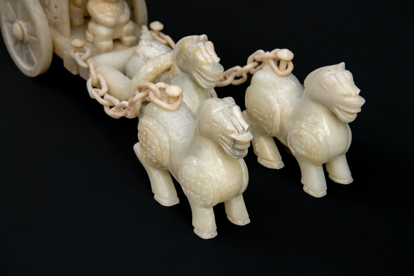 Western Han Dynasty White Jade Horse-Drawn Carriage - Image 3