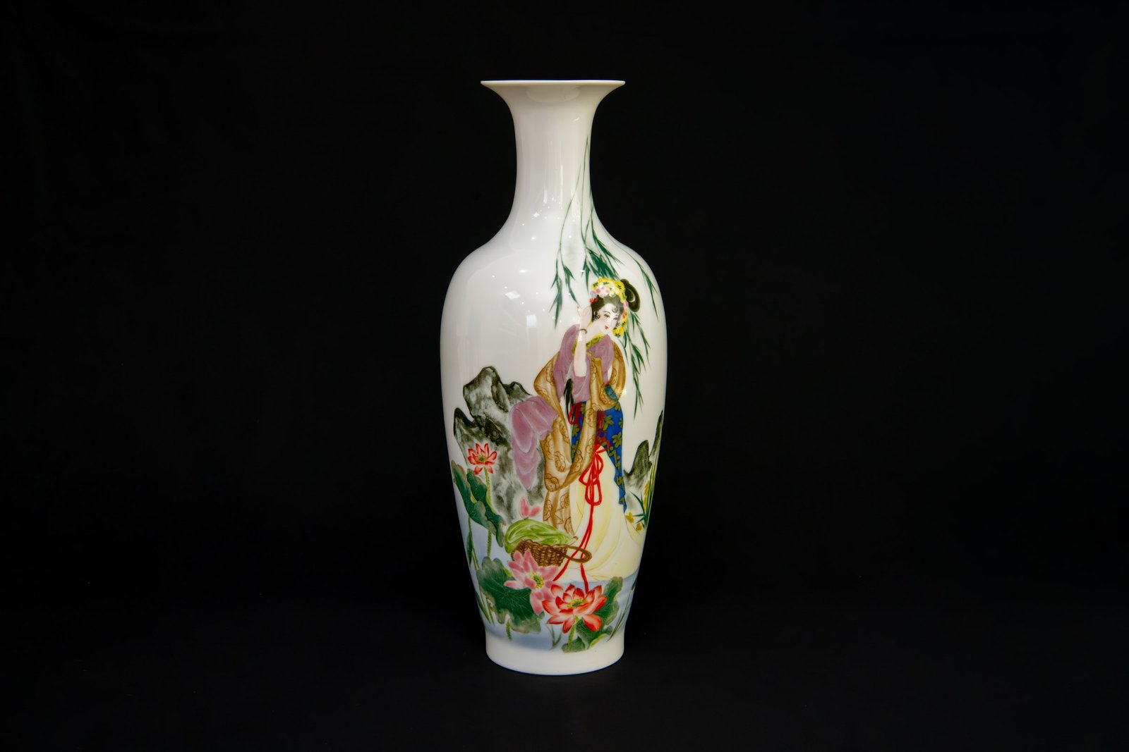 Famille Rose Porcelain Vase China, Zhongnanhai Huairentang Fine Ceramic Research Institute, 1967