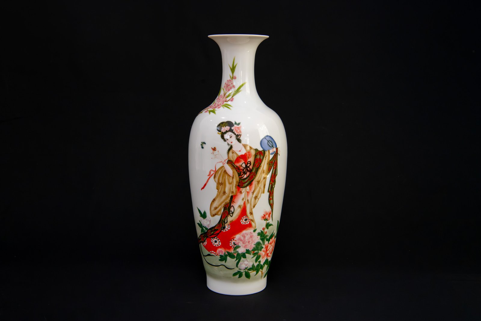 Famille Rose Porcelain Vase China, Zhongnanhai Huairentang Fine Ceramic Research Institute, 1967 - Image 4