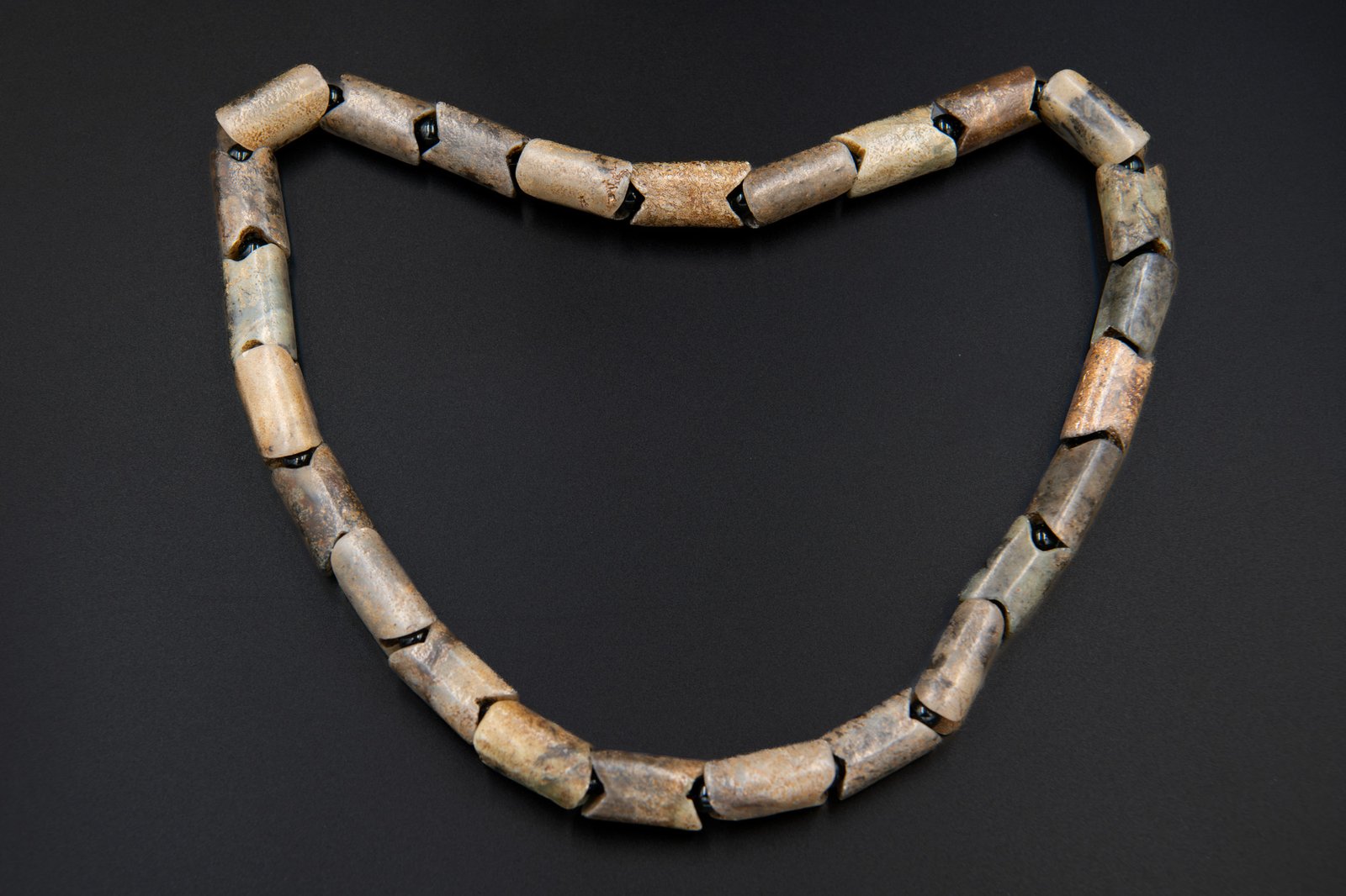 Hongshan Culture Jade Necklace Neolithic Period, c. 4700–2900 BCE - Image 2