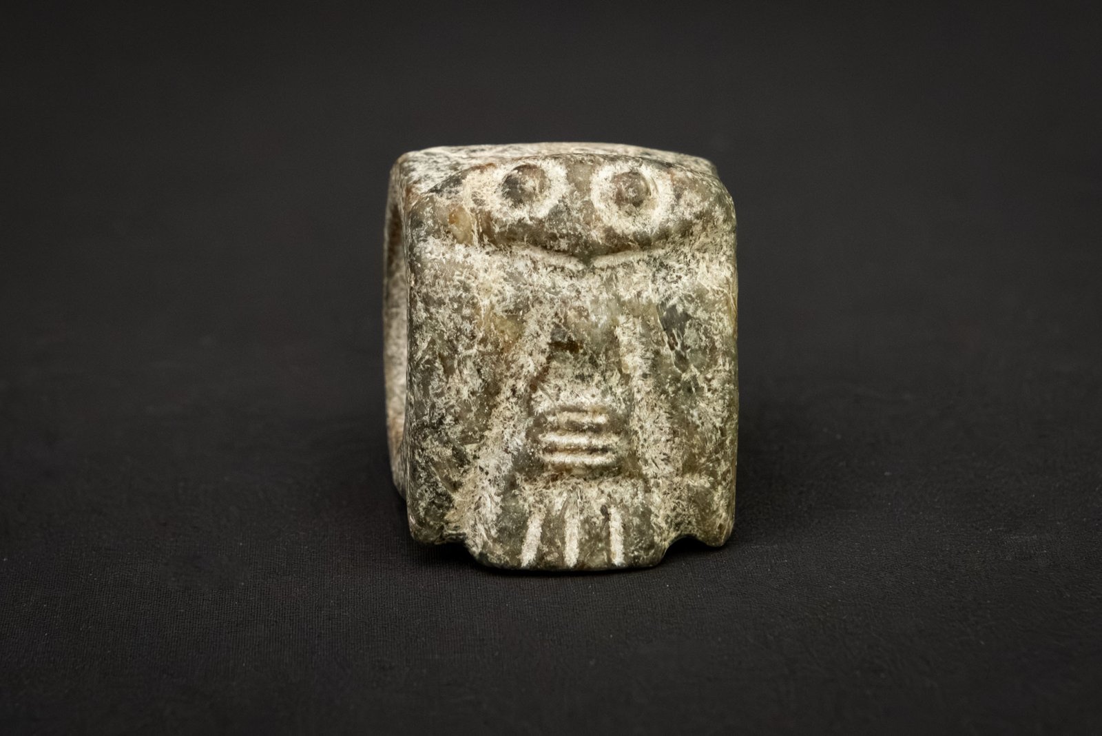 Hongshan Culture Jade Carving – Owl Face Ornament Neolithic Period, c. 4700–2900 BCE - Image 2