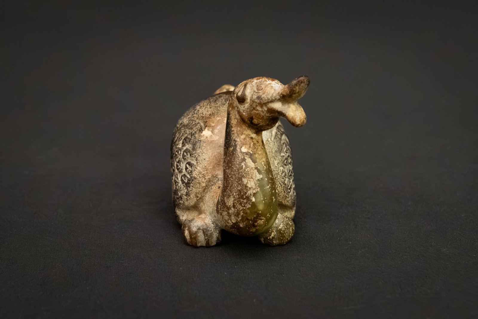 Shang Dynasty Jade Duck China, ca. 1600–1046 BCE - Image 3