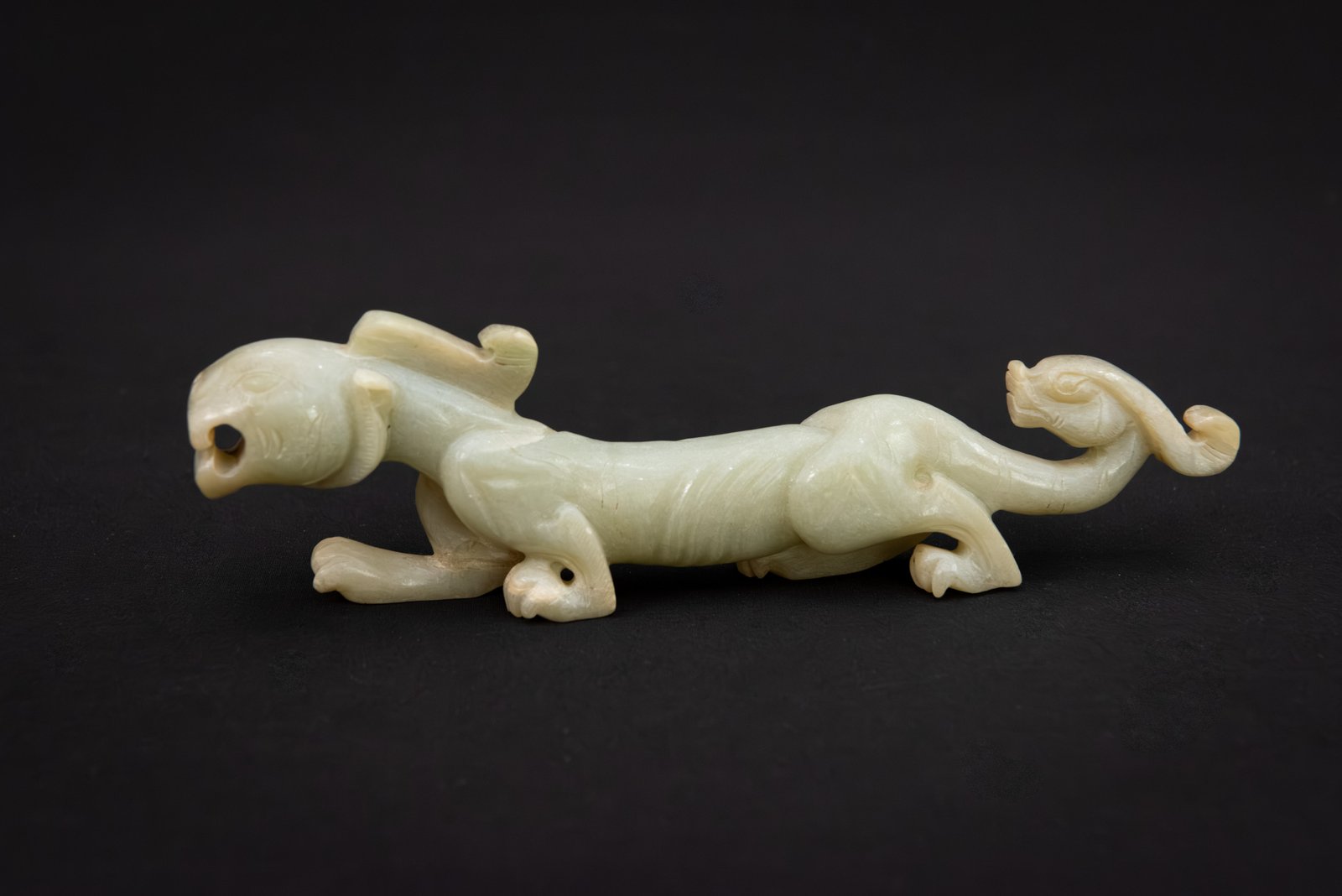 Ming Dynasty Jade Tiger with Dragon Tail China, Ming Dynasty (1368–1644) - Image 4