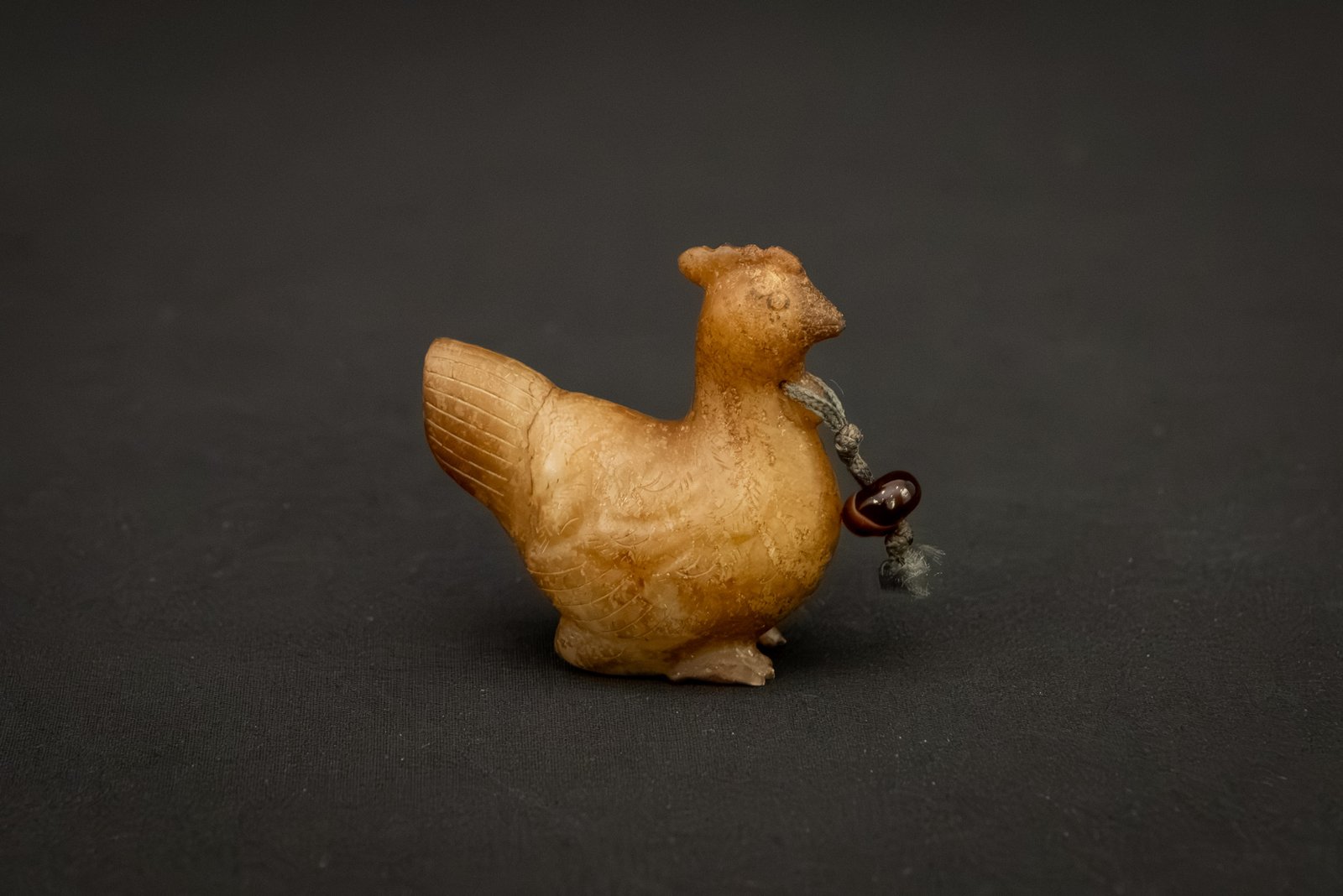 Western Han Dynasty jade carving in the form of a chick - Image 4